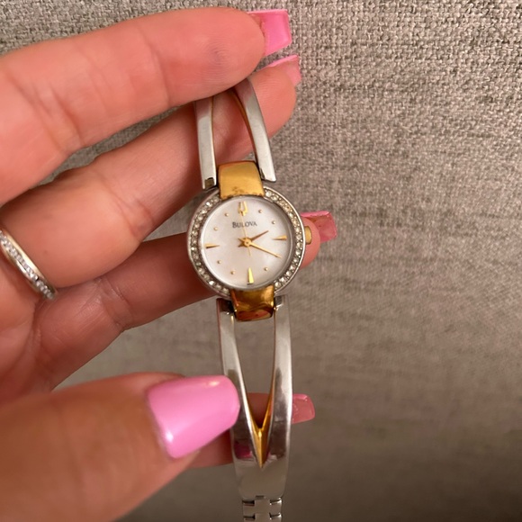 Bulova - Picture 1 of 2